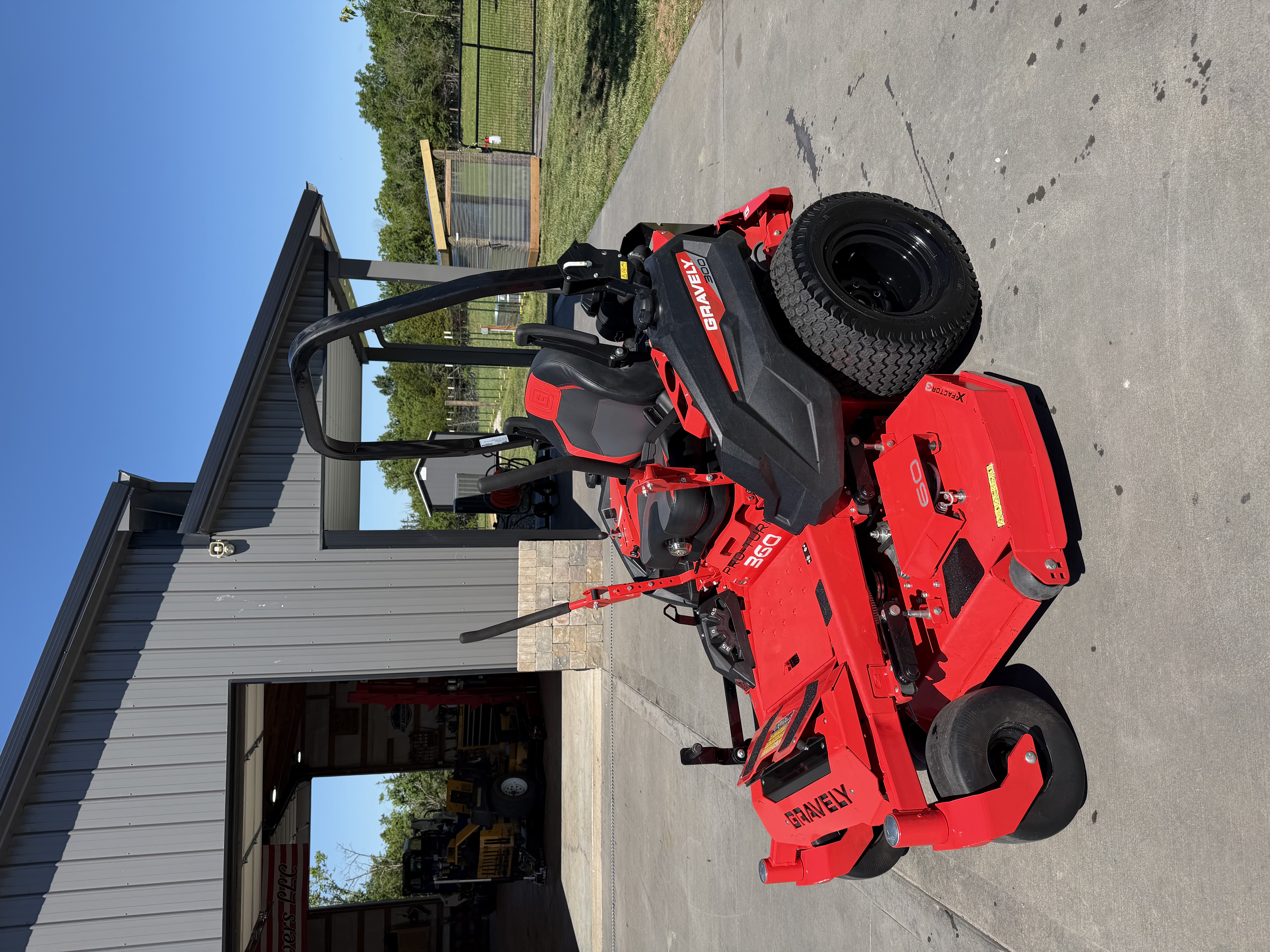 2024 Gravely  Pro Turn 360